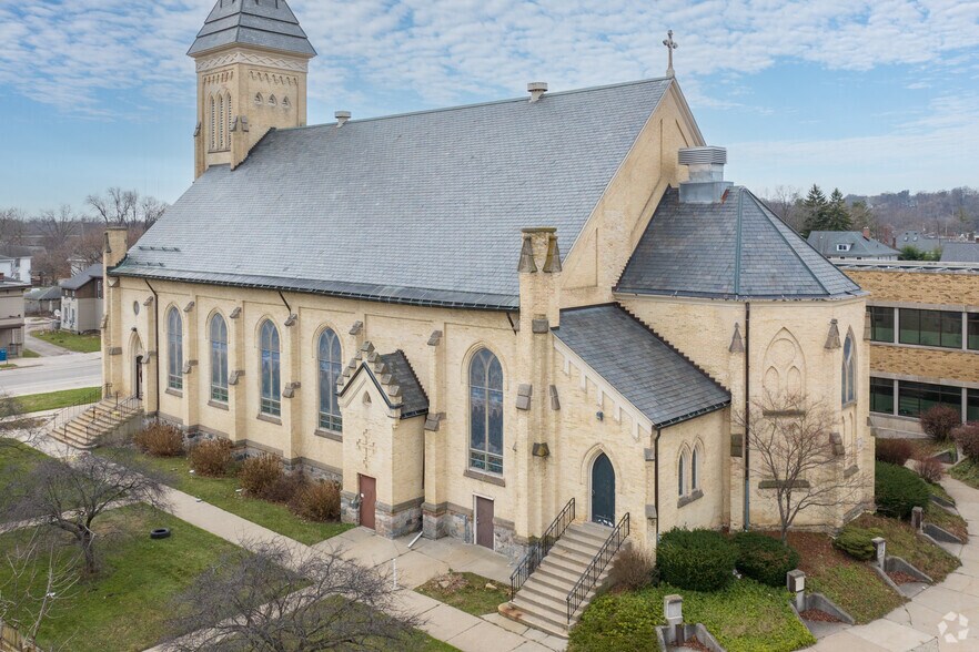 More Photos Of 745 Bridge St, Grand Rapids Religious Facility For Sale