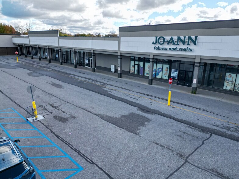 More Photos Of 2906-2992 Center Ave, Essexville Unknown For Lease
