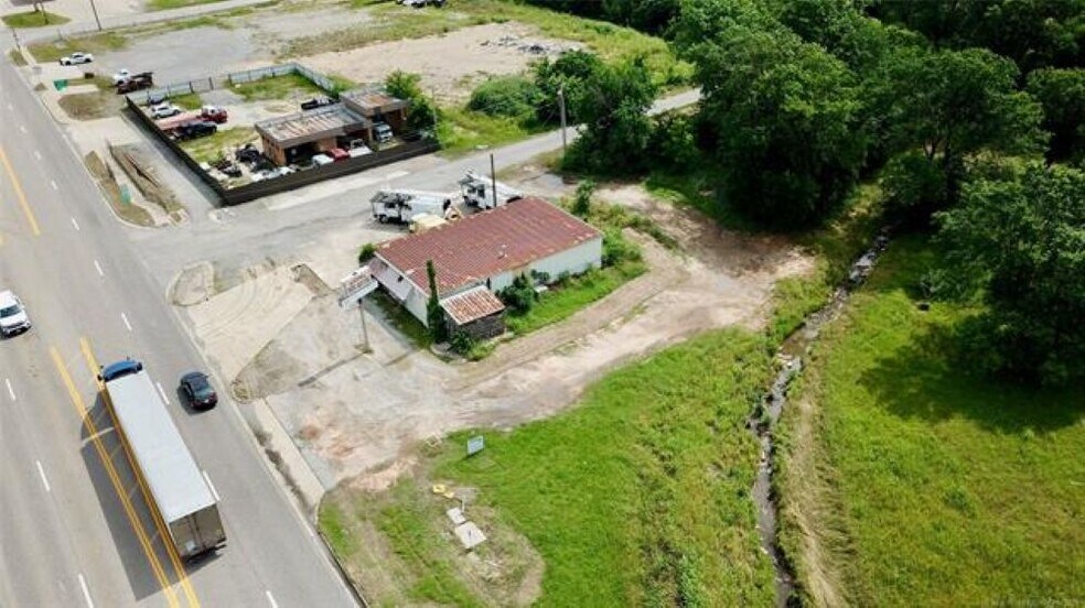 More Photos Of 909 S Garfield Ave, Kiowa Convenience Store For Sale