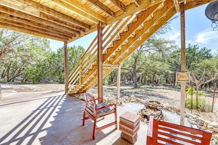 More Photos Of 19818 Colina Dr, Lago Vista Specialty For Sale