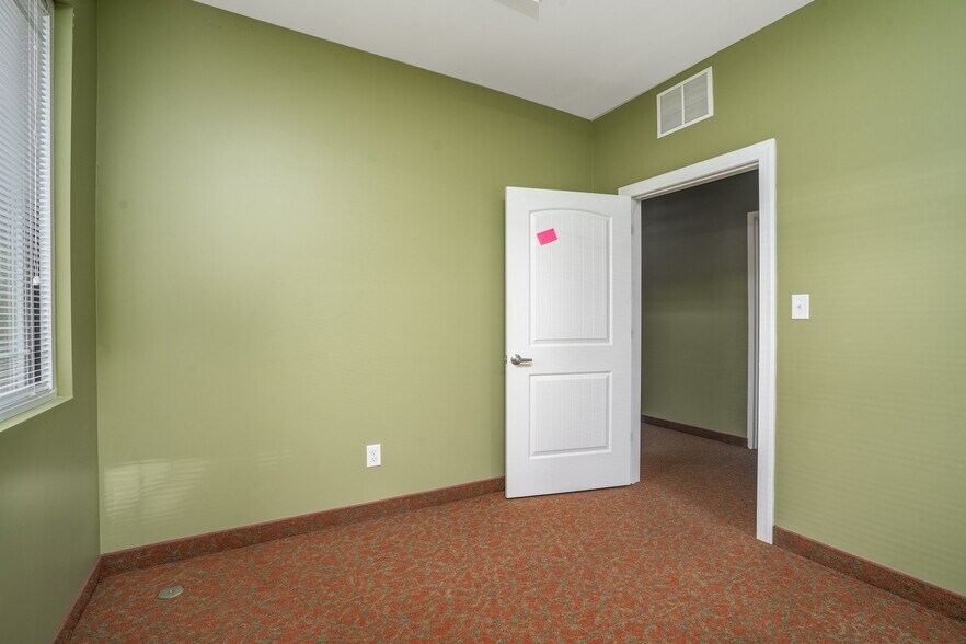 More Photos Of 4025 Capital Dr, Rocky Mount Office For Sale