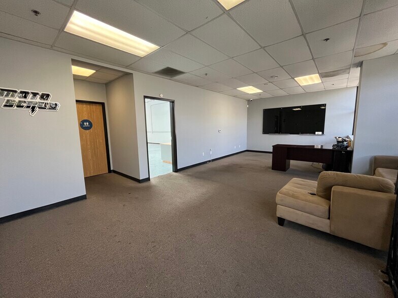 More Photos Of 909 S Cucamonga Ave, Ontario Warehouse For Lease