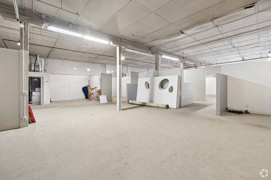 More Photos Of 22 N 5th St, Minneapolis General Retail For Sale