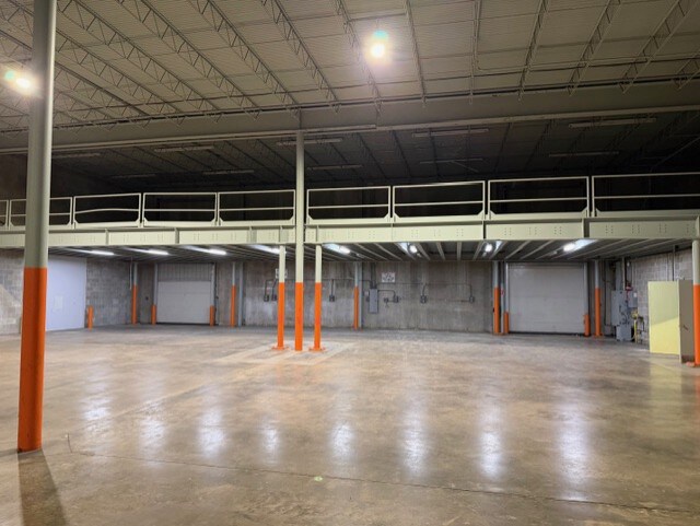 More Photos Of 1116 Edgewood Ave N, Jacksonville Warehouse For Lease