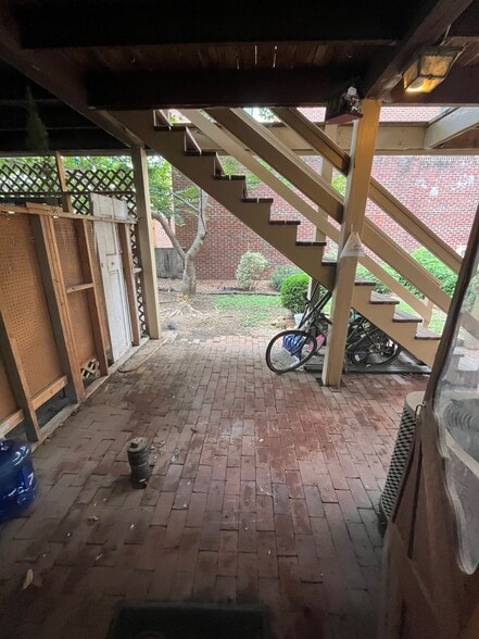 More Photos Of 612 Caroline St, Fredericksburg Storefront For Lease