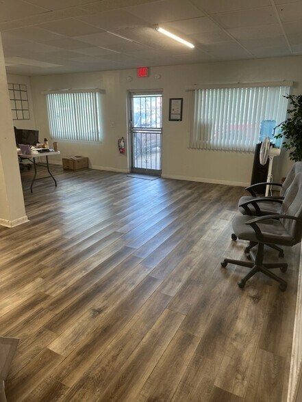More Photos Of 901 S Woodrow Wilson St, Plant City Office For Sale