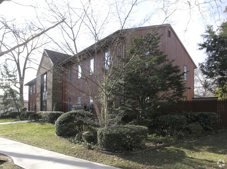 More Photos Of 167 Main St, Metuchen Medical For Lease
