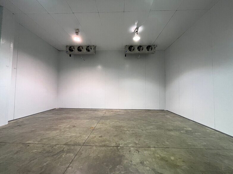 More Photos Of 2400 W Herman St, Pensacola Warehouse For Sale