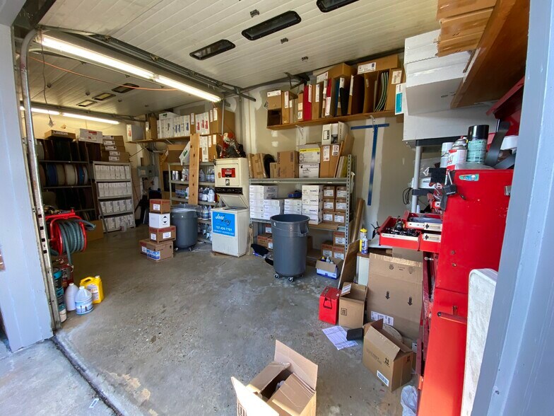 More Photos Of 3290 Airline Blvd, Portsmouth Flex For Sale