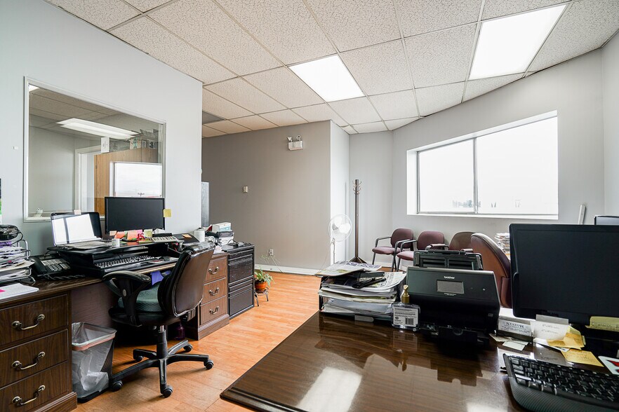 More Photos Of 19323 94th Ave, Surrey Warehouse For Sale