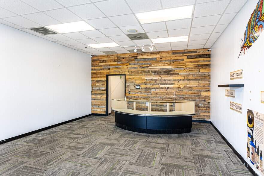 More Photos Of 1400 Forum Blvd, Columbia Unknown For Lease