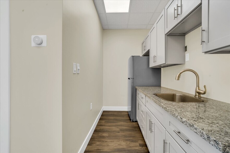 More Photos Of 3107 Elrod Rd, Katy Unknown For Lease