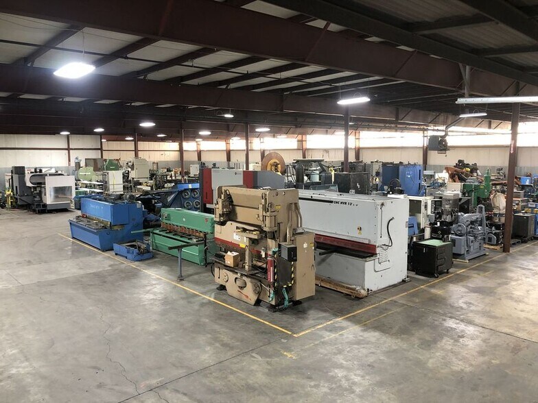 More Photos Of 4601 Lewis Rd, Stone Mountain Distribution For Sale