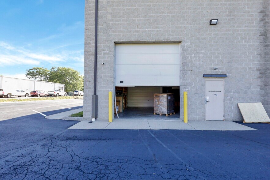 More Photos Of 6361 Nicholas Dr, Columbus Research And Development For Lease