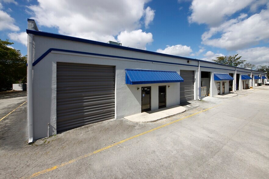 More Photos Of 10330-10372 NW 55th St, Sunrise Warehouse For Lease