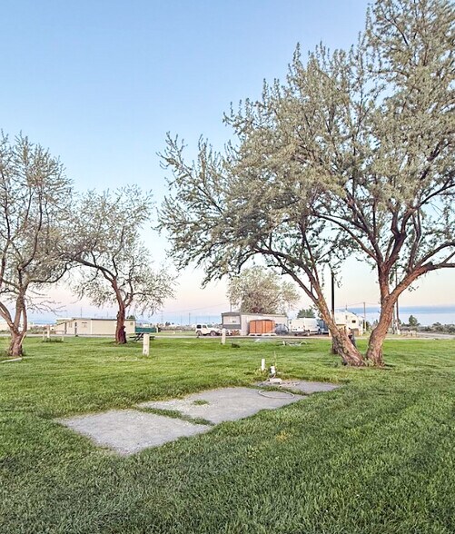 More Photos Of 87275 County Hwy 9-28, Christmas Valley Hotel For Sale