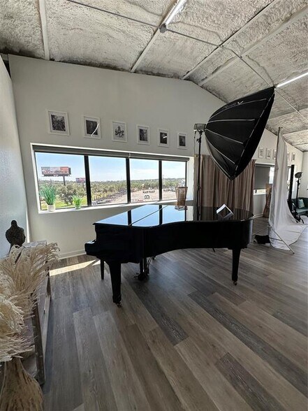 More Photos Of 30307 Ranch Road 12, Dripping Springs Light Manufacturing For Lease