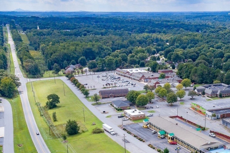 More Photos Of 626-658 Center Dr, Lincolnton Unknown For Lease