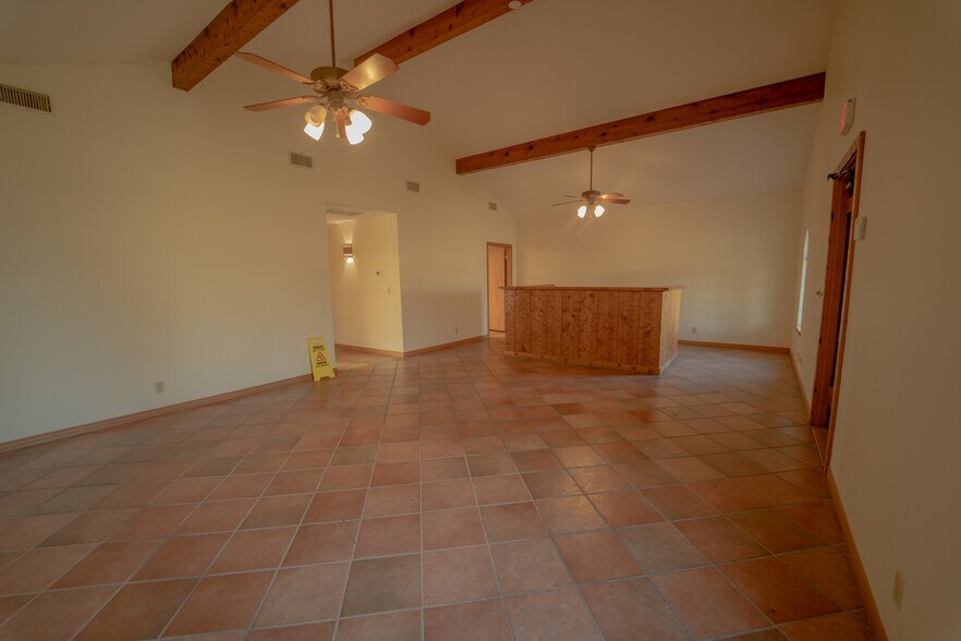More Photos Of 2203 Port Lavaca Dr, Victoria Industrial For Sale