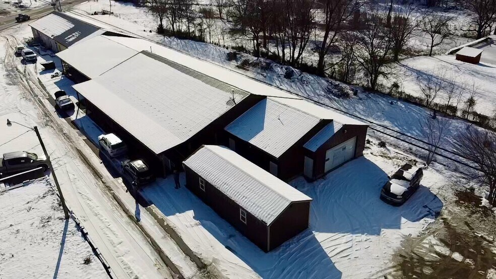 More Photos Of 522A S Main St, Broadway Flex For Sale