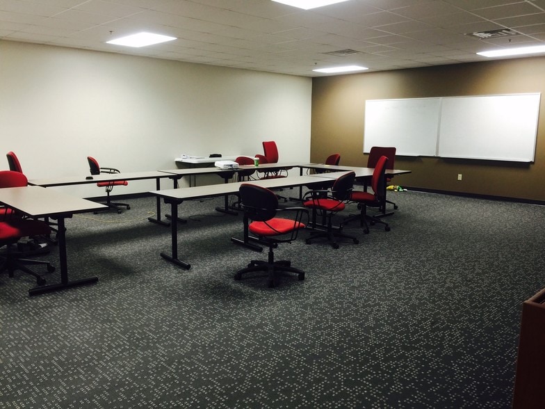 More Photos Of 5005 S 153rd St, Omaha Office For Sale