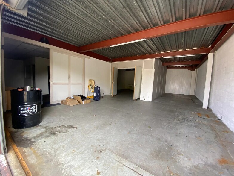 More Photos Of 23 Rue Saint-Exupéry, Eysines Light Manufacturing For Lease