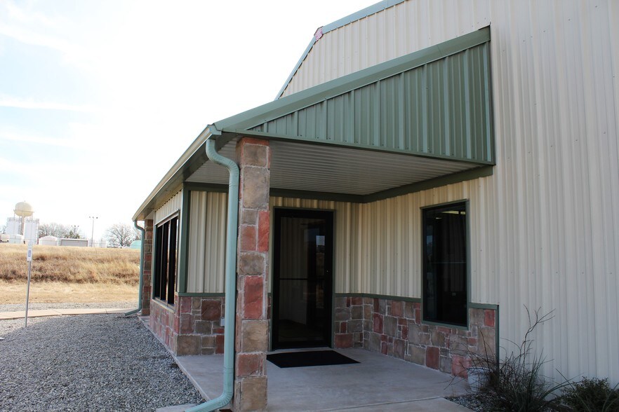 More Photos Of 340 Industrial Park Dr, Fairfield Warehouse For Sale