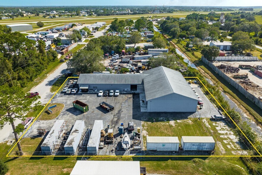 More Photos Of 209 N Industrial Loop, LaBelle Warehouse For Sale