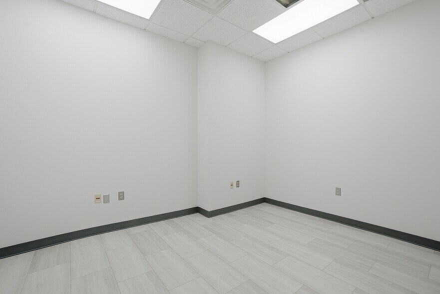 More Photos Of 1603 Santa Rosa Rd, Henrico Medical For Lease