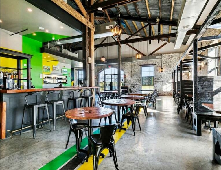 More Photos Of 801 Patterson Dr, New Orleans Storefront Retail Office For Lease