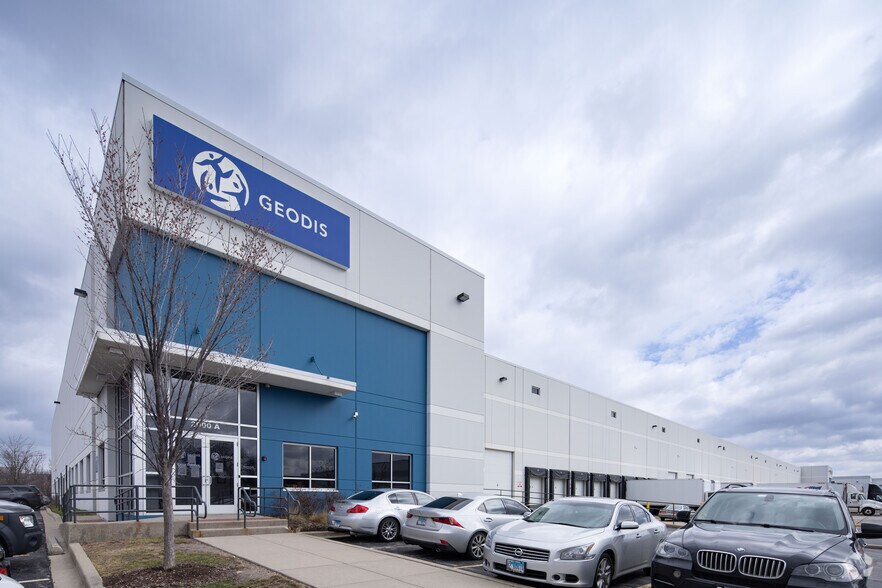 More Photos Of 2000 Arthur Ave, Elk Grove Village Distribution For Lease