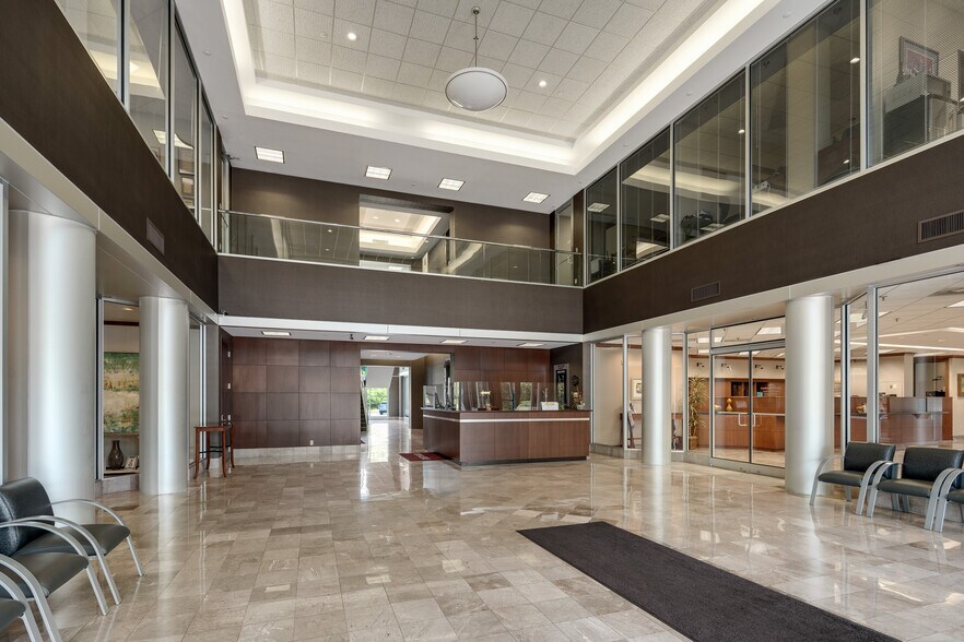 More Photos Of 6525 N Quail Hollow Rd, Memphis Office For Lease