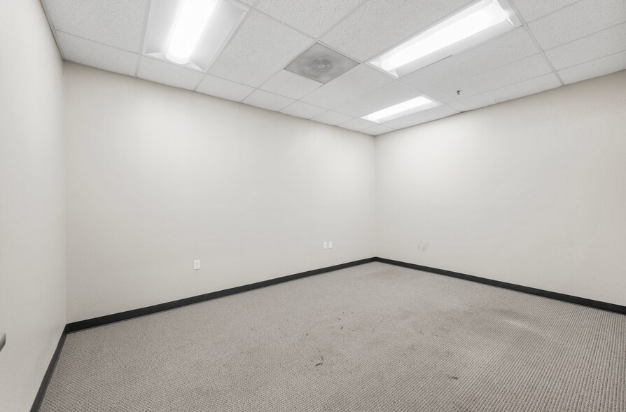 More Photos Of 5350 Capital Ct, Reno Warehouse For Lease