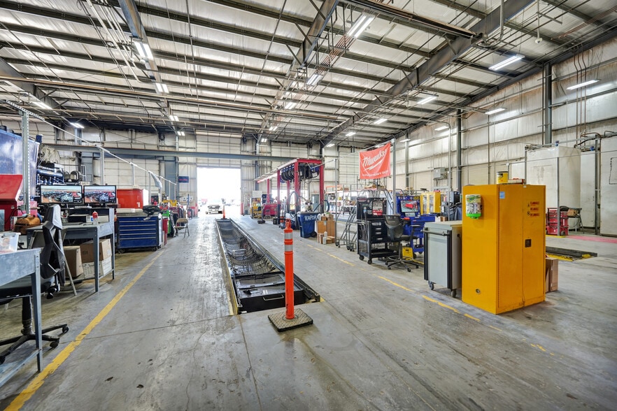 More Photos Of 7104 W County Road 116, Midland Warehouse For Lease