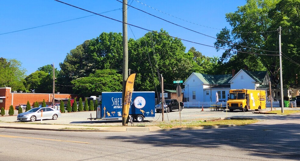 More Photos Of 312 S Mason St, Apex General Retail For Sale