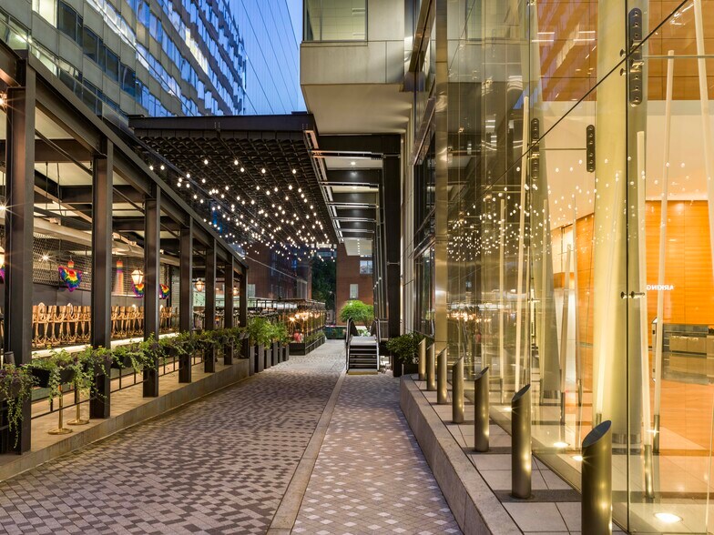 More Photos Of 1152 15th St NW, Washington Office For Lease