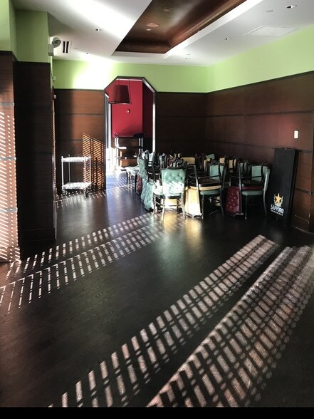 More Photos Of 1 Walker Ave, Clarendon Hills Office For Lease