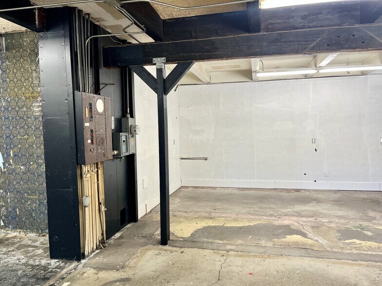 More Photos Of 735 Gilman St, Berkeley Showroom For Sale