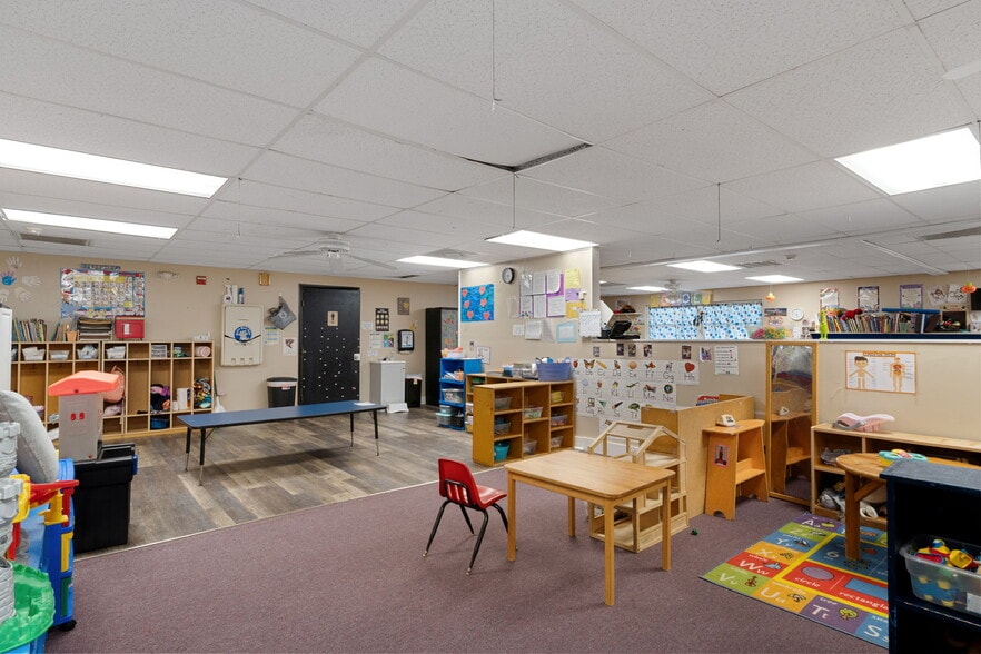 More Photos Of 639 NE 1st St, Crystal River Daycare Center For Sale