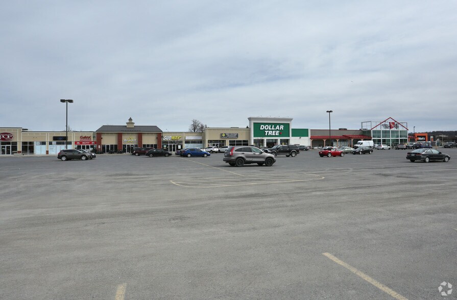 Primary Photo Of 2756 Chamberland St, Clarence-Rockland Unknown For Lease