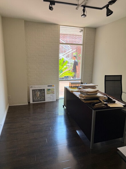 More Photos Of 8906 W Olympic Blvd, Beverly Hills Office For Lease