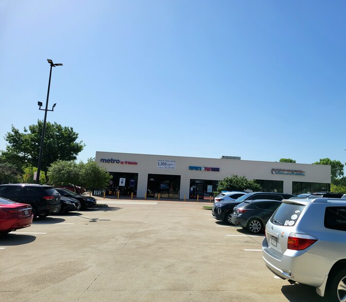 More Photos Of 2344-2400 SE Green Oaks Blvd, Arlington Unknown For Lease