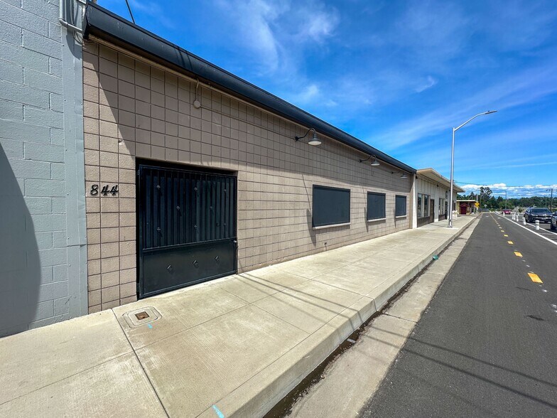 More Photos Of 840-844 Butte St, Redding Office For Lease