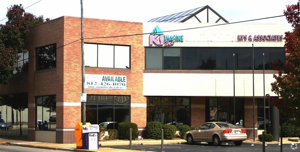 More Photos Of 417-423 N Main St, Evansville Office For Lease