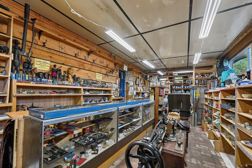 More Photos Of 2801 W Colorado Ave, Colorado Springs General Retail For Sale