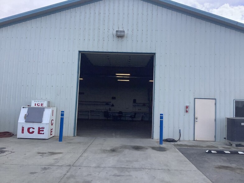 More Photos Of 1006 W Bruneau Ave, Kennewick Warehouse For Lease