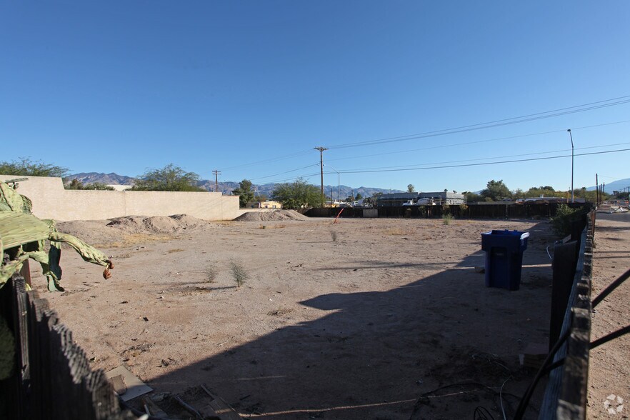More Photos Of 1601 N Alvernon Way, Tucson Land For Lease
