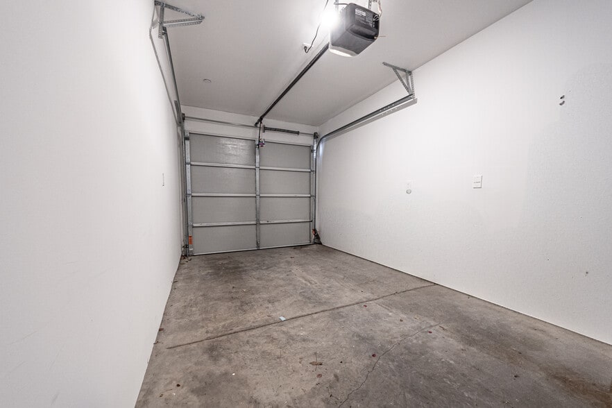 More Photos Of 2223 S Highland Ave, Los Angeles Apartments For Sale