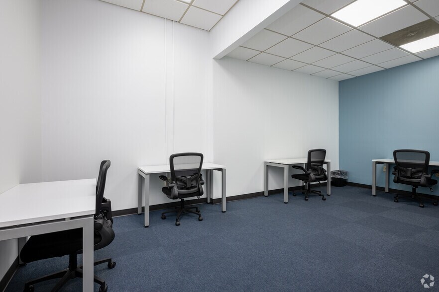 More Photos Of 516 W Friendly Ave, Greensboro Coworking Space