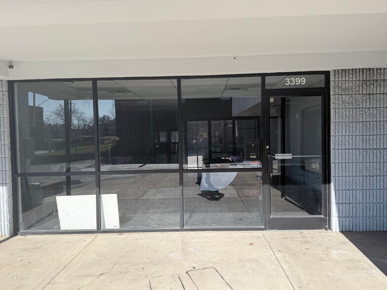 More Photos Of 3393-3437 Summer Ave, Memphis Storefront For Lease